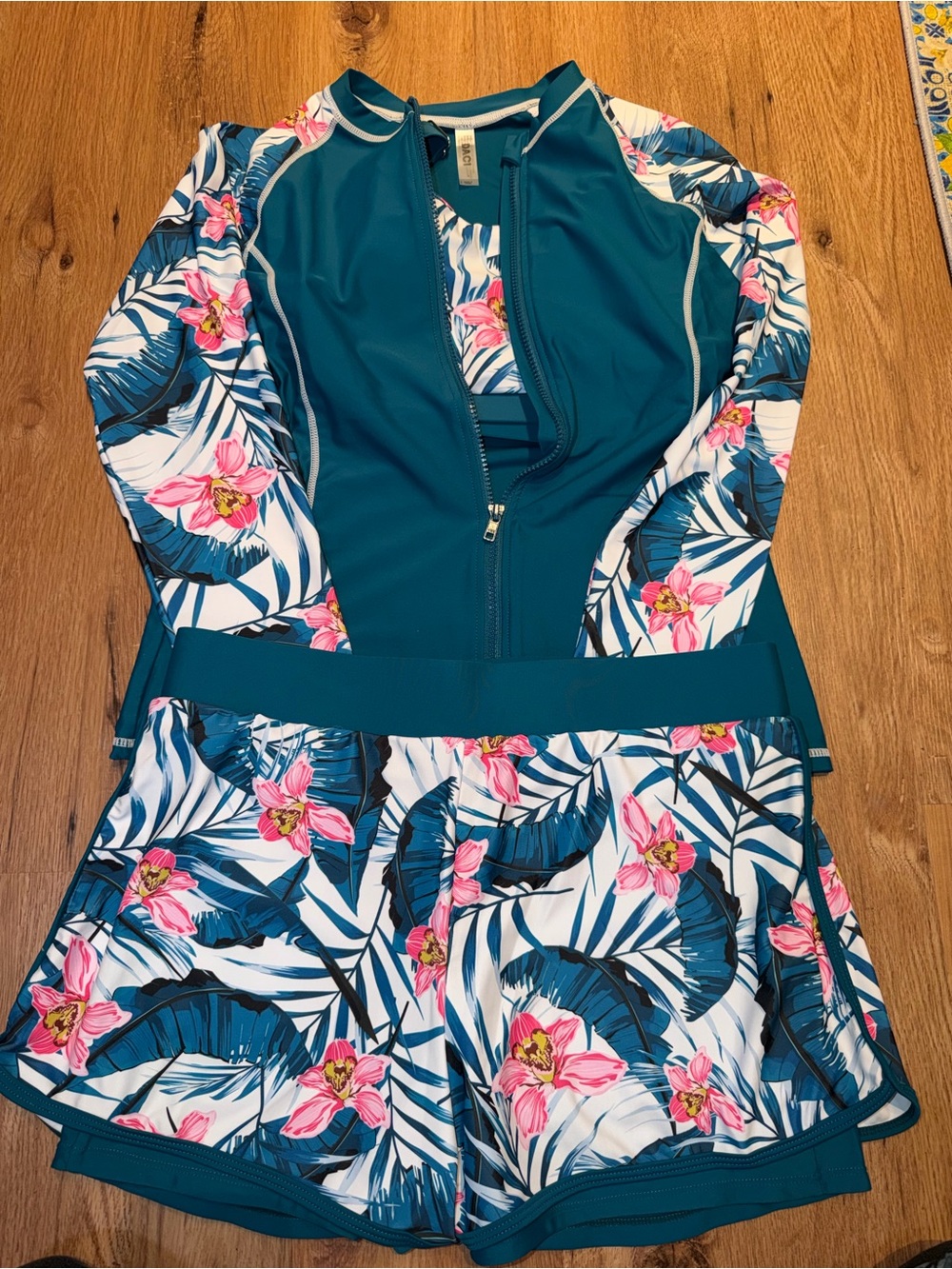 Womens Teal Floral rashgaurd set Sz L